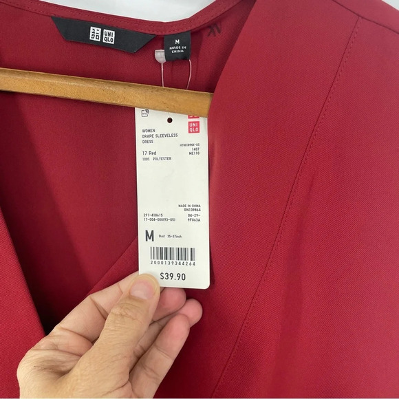 NWT Uniqlo womens red sheath drape  dress sleeveless M - Picture 4 of 4